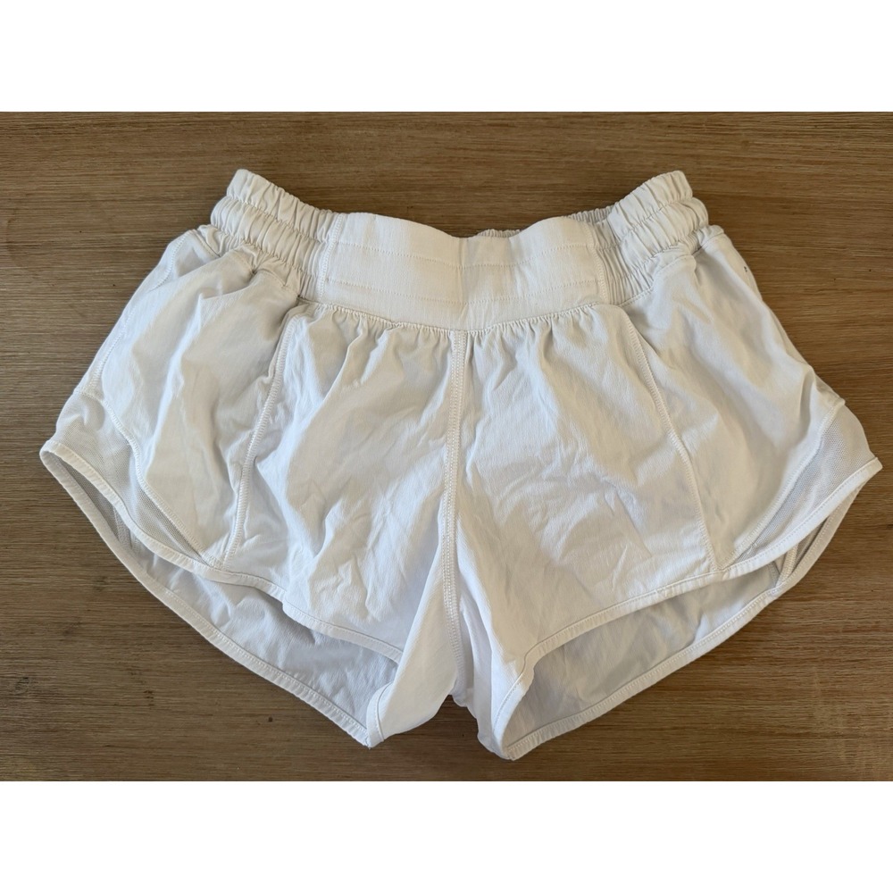 Lululemon Hotty Hot Shorts Women's Size 2 Regular White Ivory 2.5" Lined